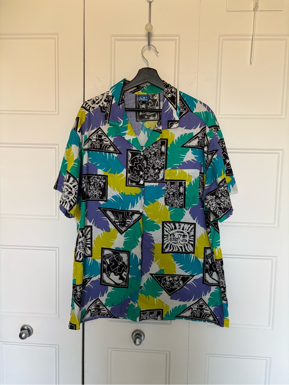 Vintage OP Ocean Pacific Short Sleeve Button Up Tropical Graphic Surf Shirt